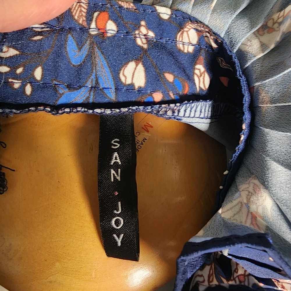 NWOT SAN JOY BLOUSE SZ L - Picture 5 of 5